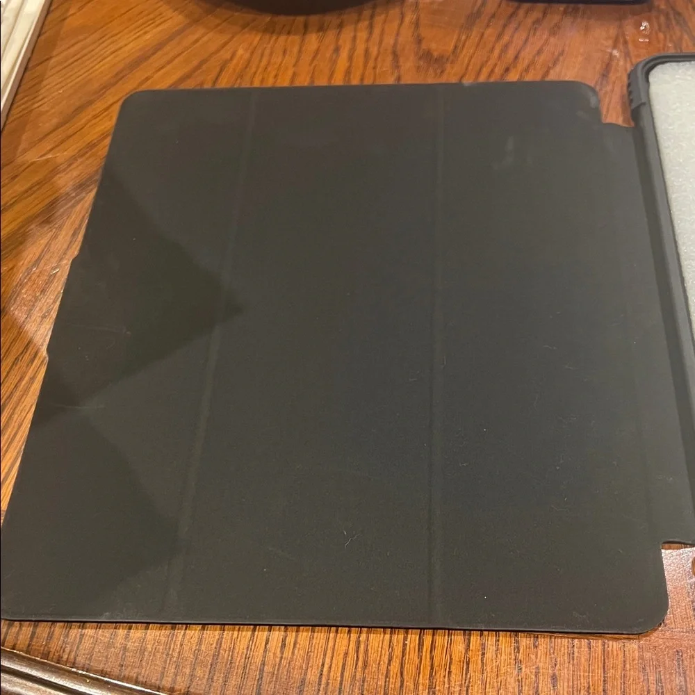 Ipad pro 12.9-inch (3rd Generation) model number A2014Black Tablet Case